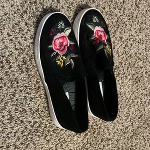 Steve Madden slip on sneaker
